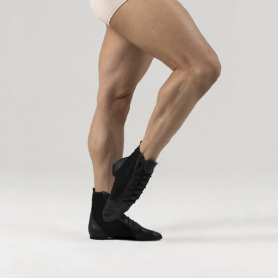 Botinha de Couro e Neoprene Com Cadarço - 17